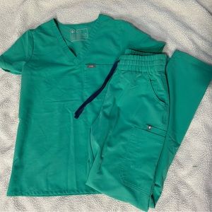 Figs surgical green Catarina top and high waist yola pants scrubs set XS Tall
